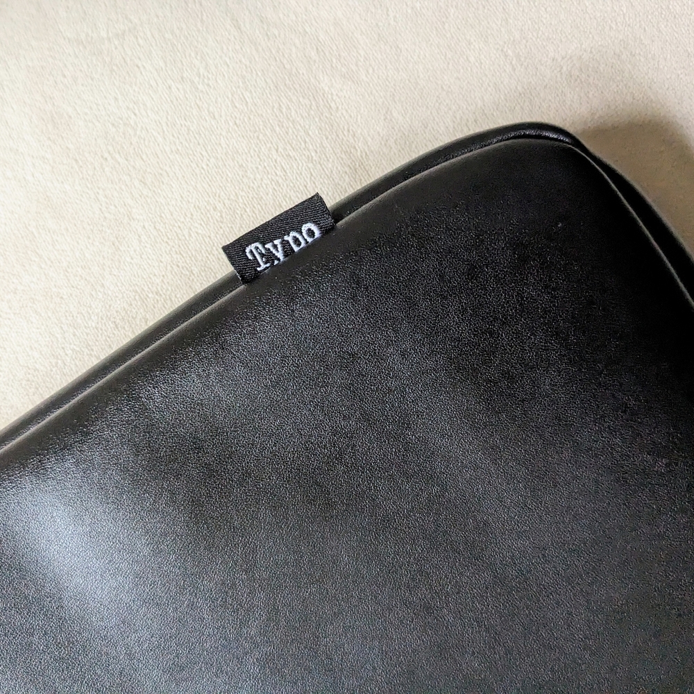 Typo Laptop Sleeve - Black with Rose Gold Hardware - Picture 3 of 6